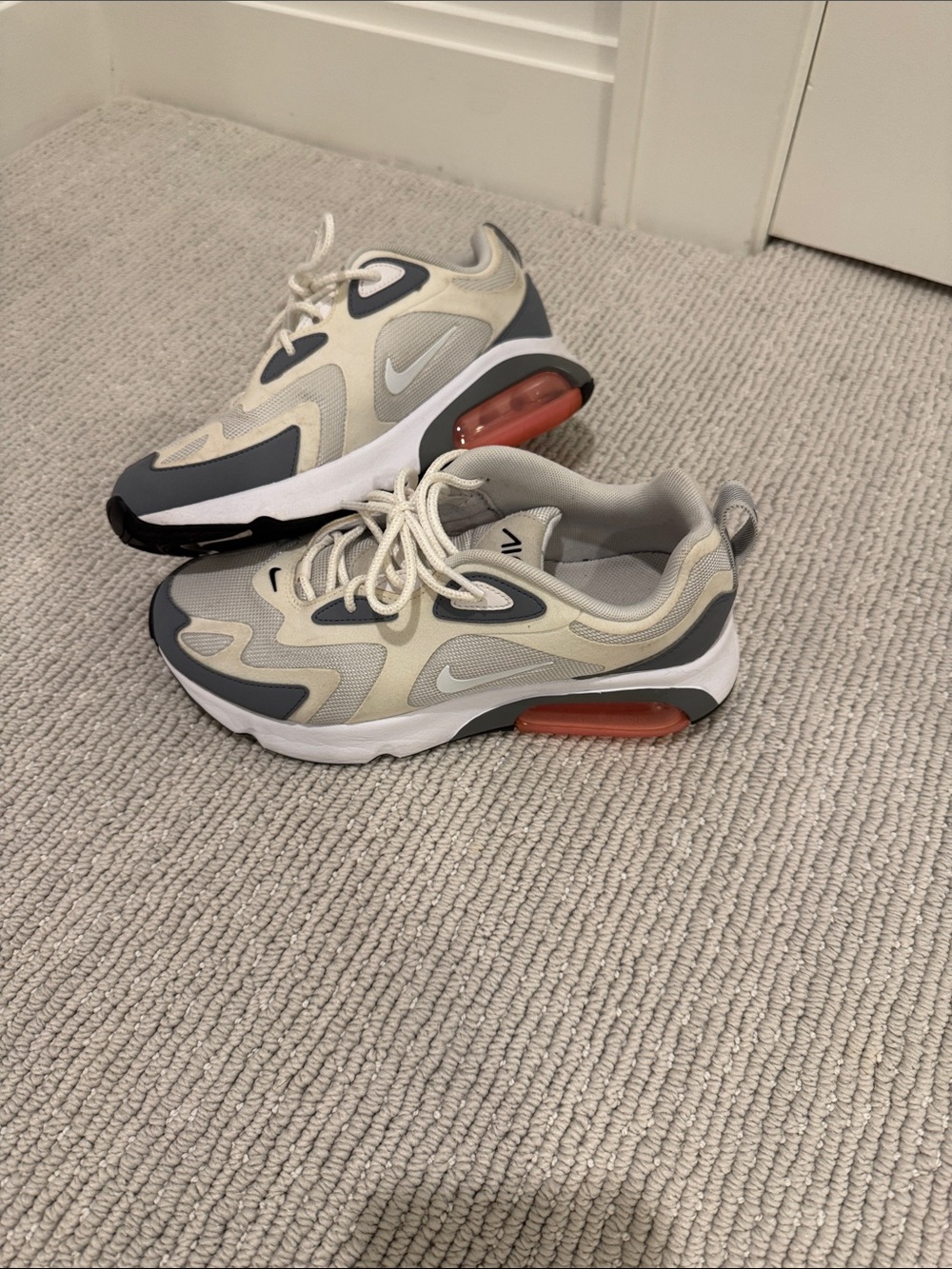 Nike Air Max 200 NWOT!